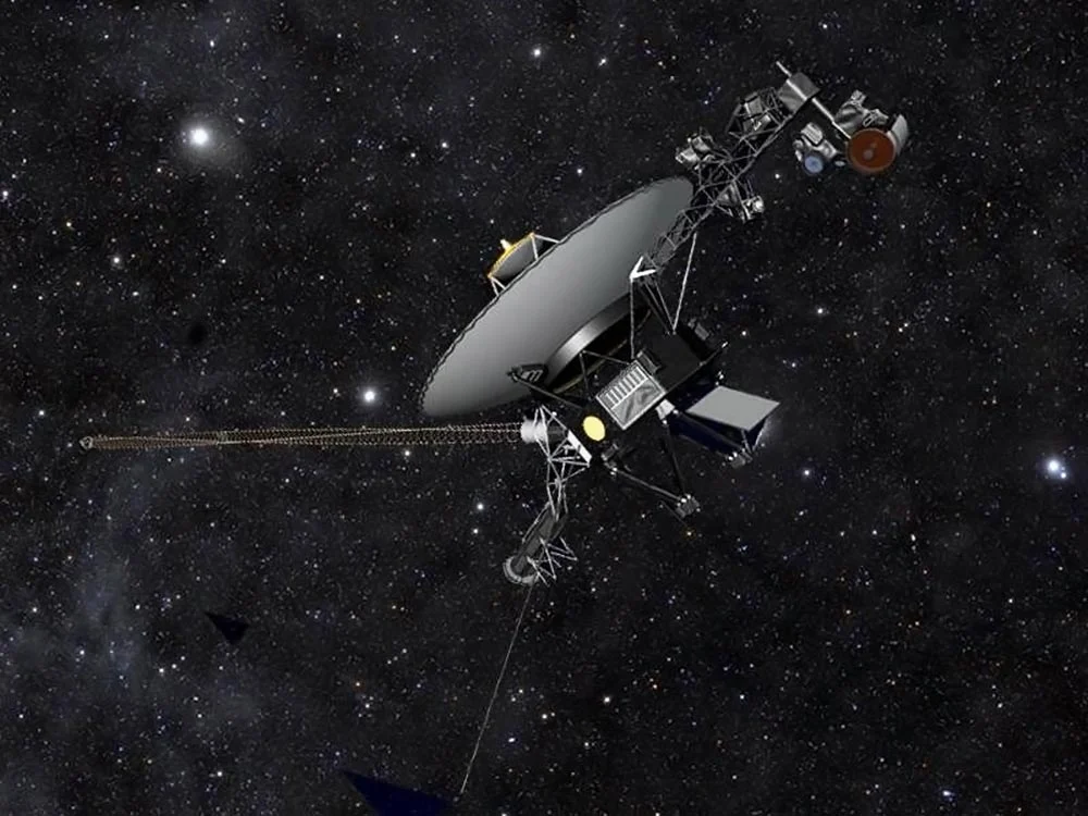 Image showing the Voyager craft and the golden disk attached to the side of it.